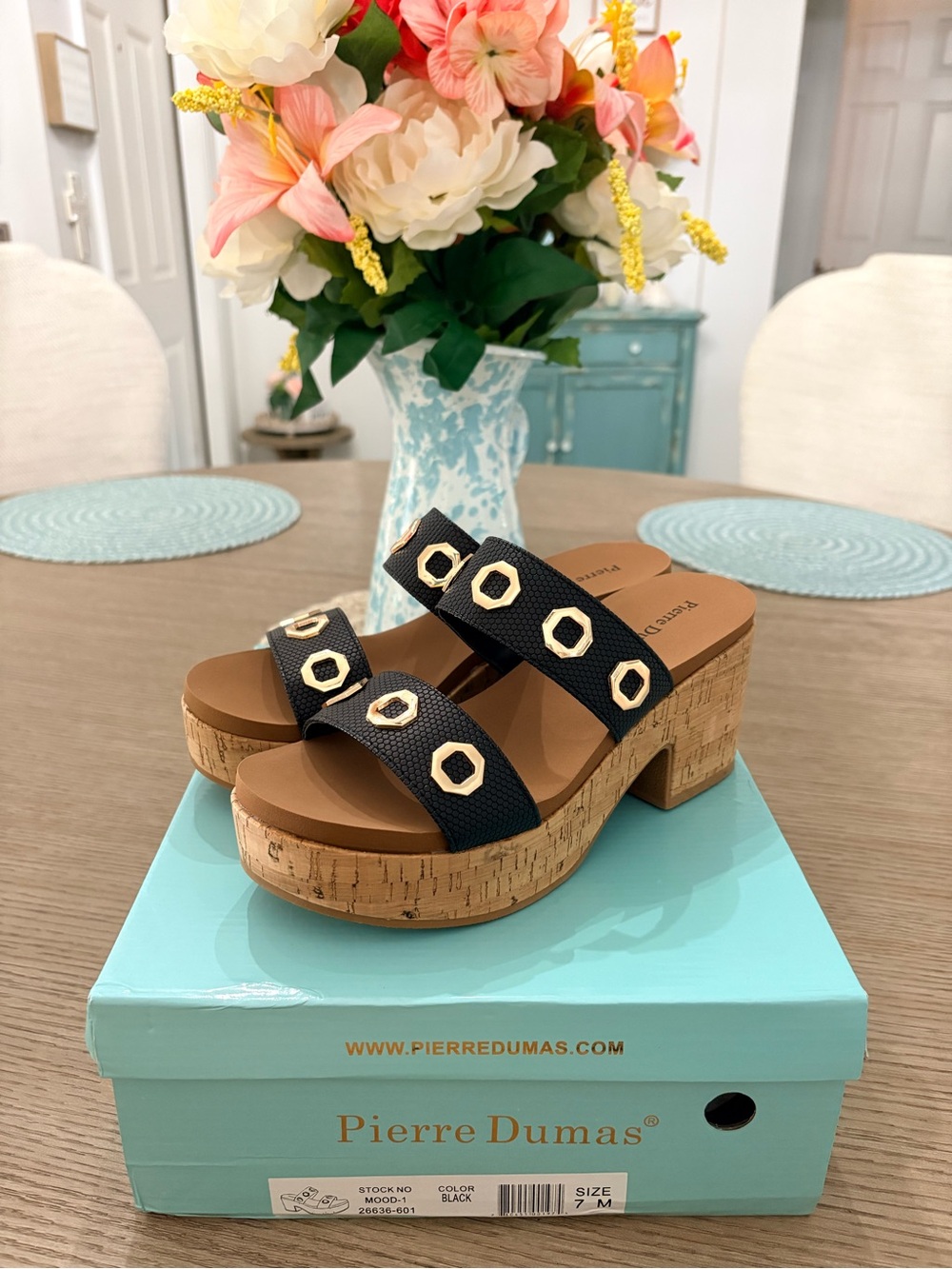 NEW Pierre Dumas Black Sandals Size 7